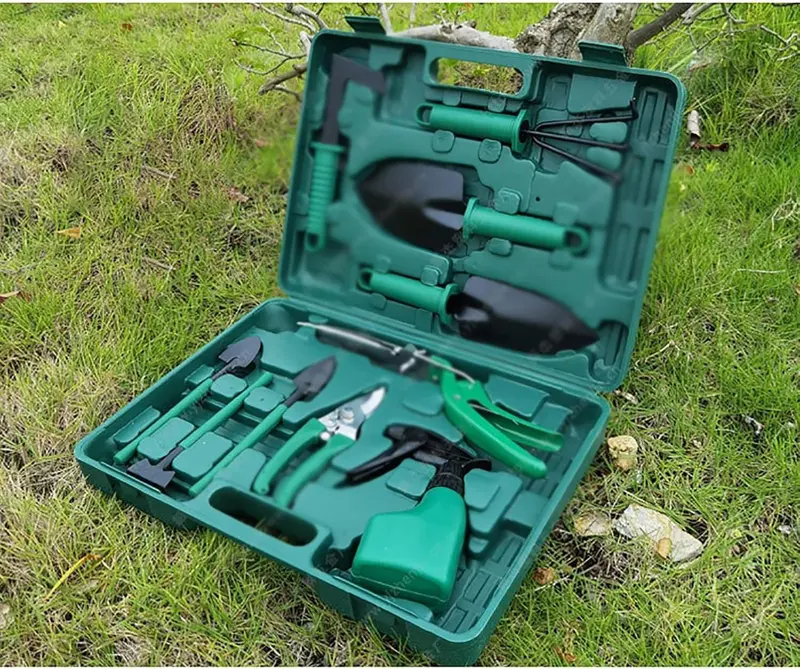10-Piece Garden Tool Set With Carrying Case 1