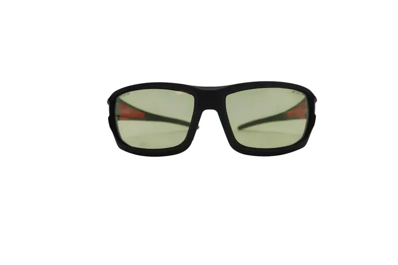 Milwaukee Performance Safety Glasses – Fog-Free Yellow Lenses 1